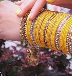 What is famous in Firozabad?